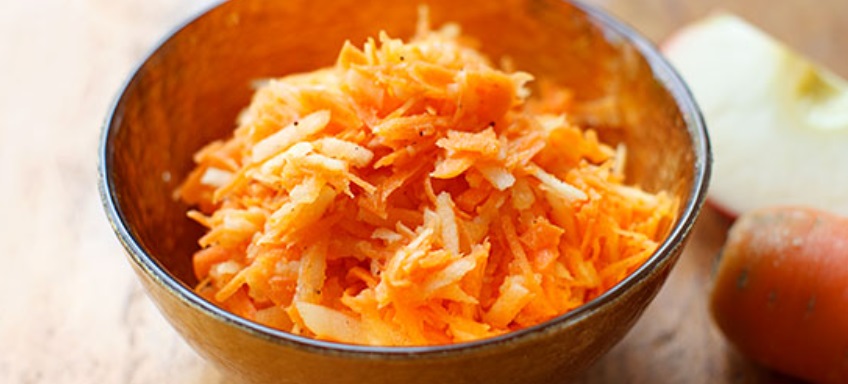 Surówka z marchewki z cynamonem