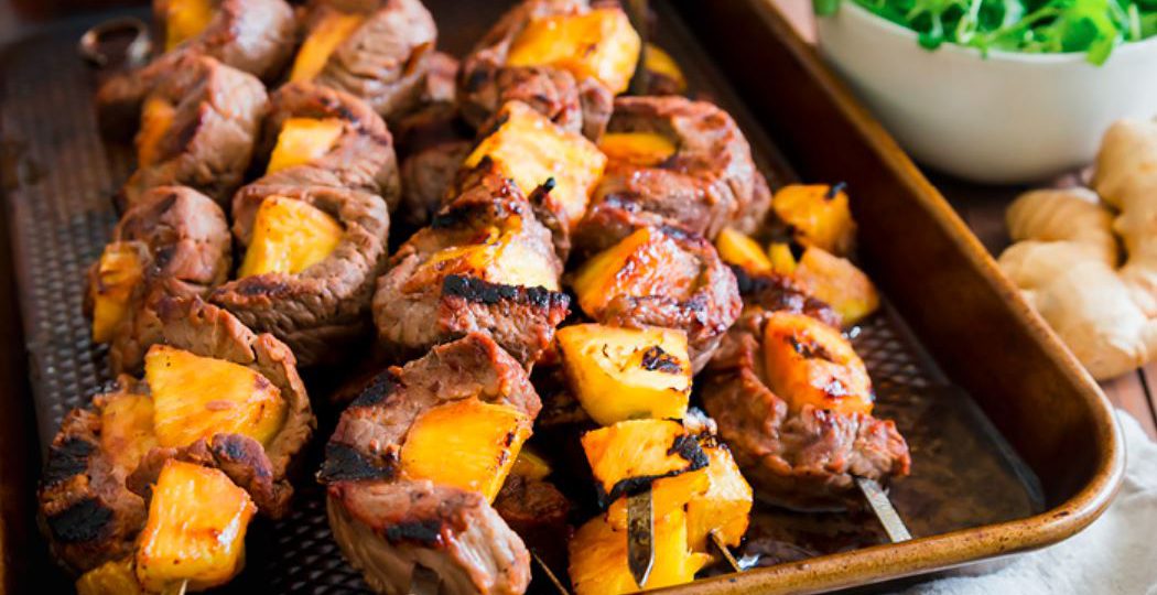 Szaszłyk wieprzowy z ananasem 