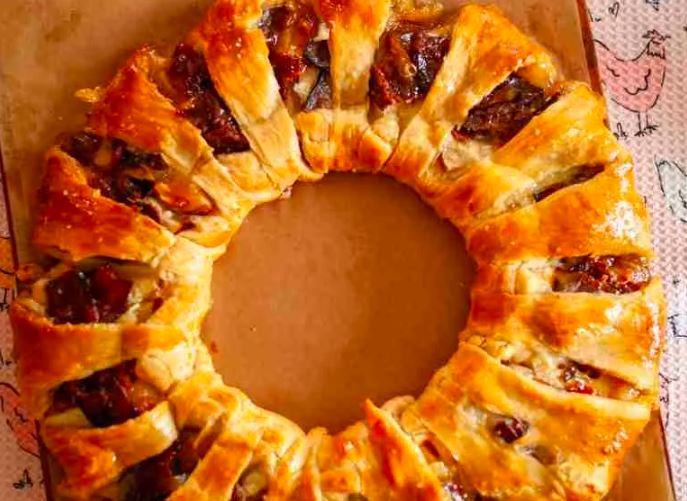 Wianek serowo-bekonowy 