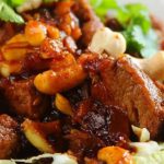 Wołowina z sezamem i orzechami