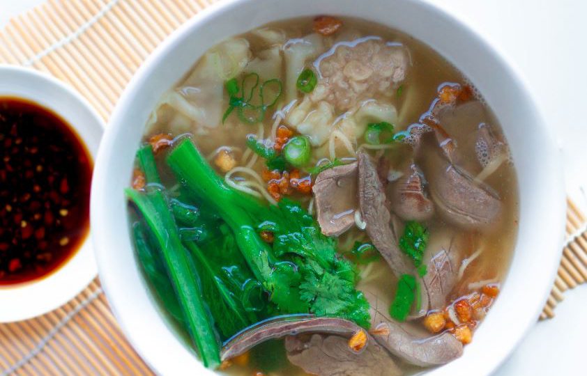 Chińska zupa z wieprzowiną 