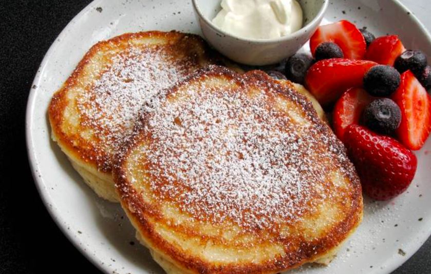 Racuchy z żółtym serem 