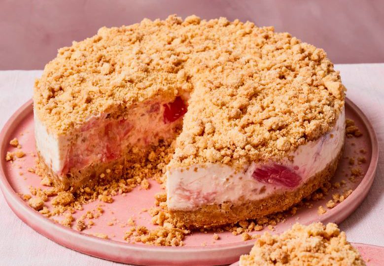 Kruchy sernik z rabarbarem 