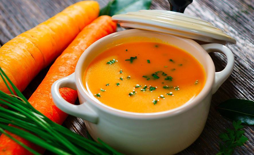 Zupa krem z kokosa i marchewki 