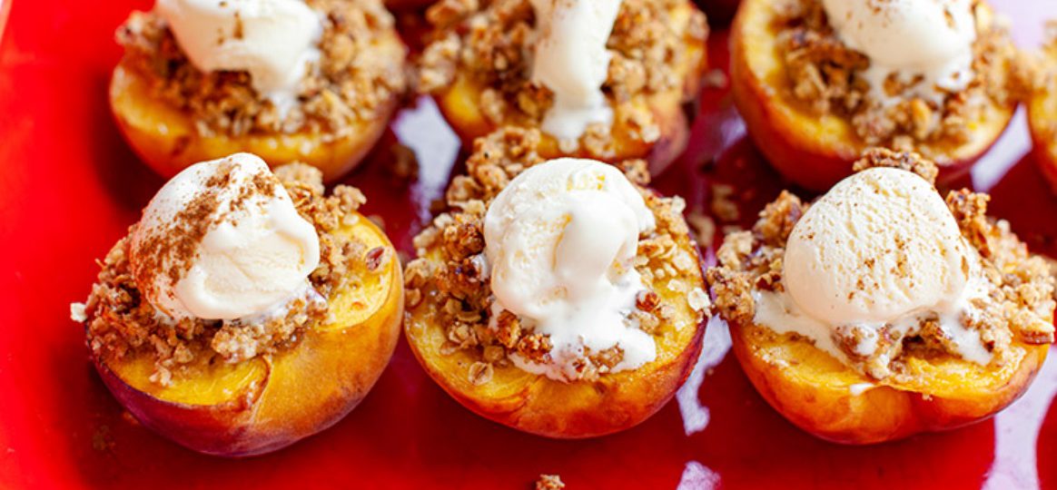 Brzoskwinie zapiekane z kruszonką
