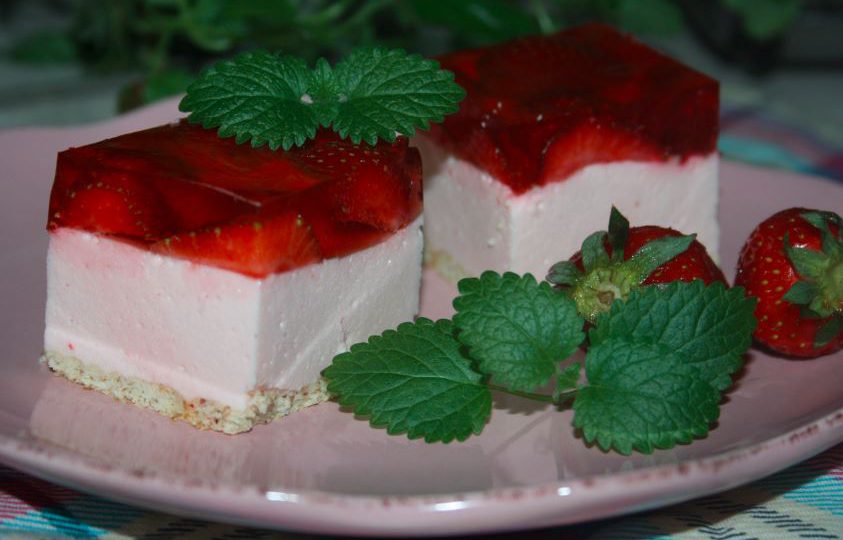 Ciasto Truskawkowy Puch 