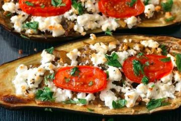 Grillowany bakłażan z fetą i salsą warzywną 