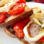 Grzanki z pieczonymi pomidorami