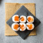 Hosomaki z łososiem 