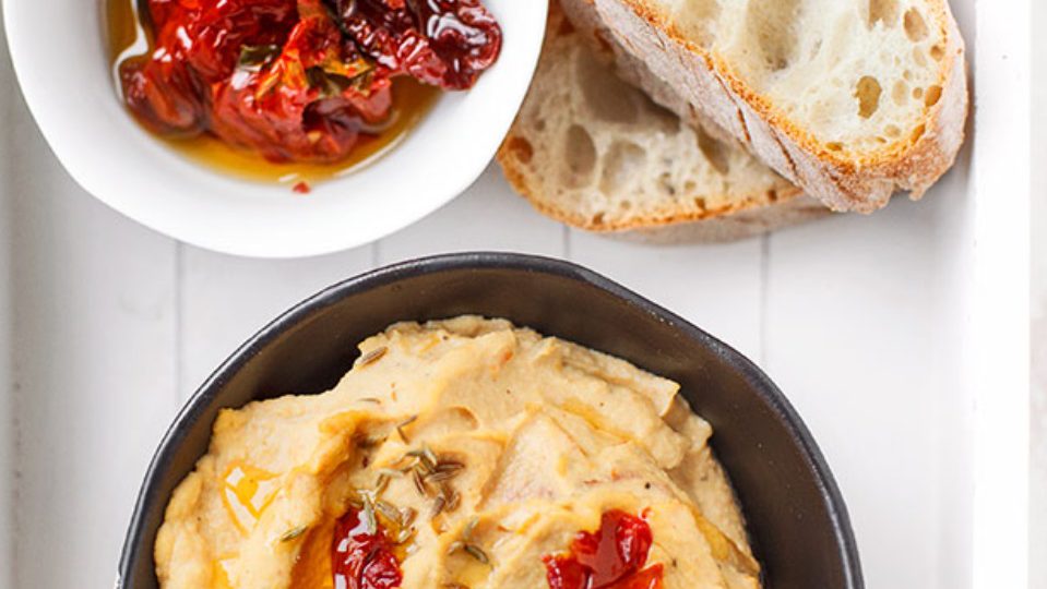 Hummus z suszonymi pomidorami