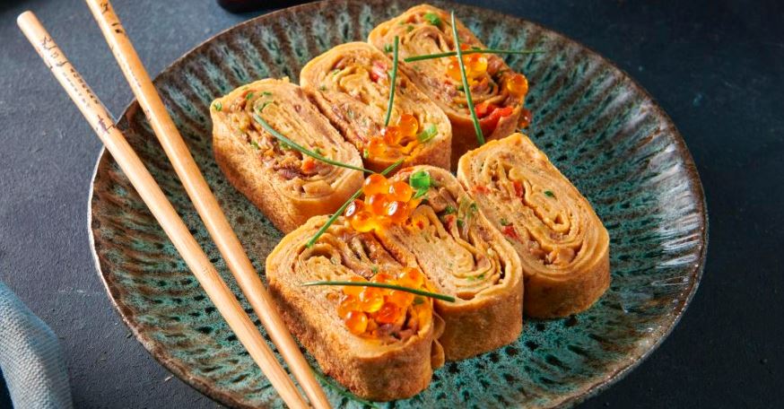 Japoński omlet tamagoyaki 