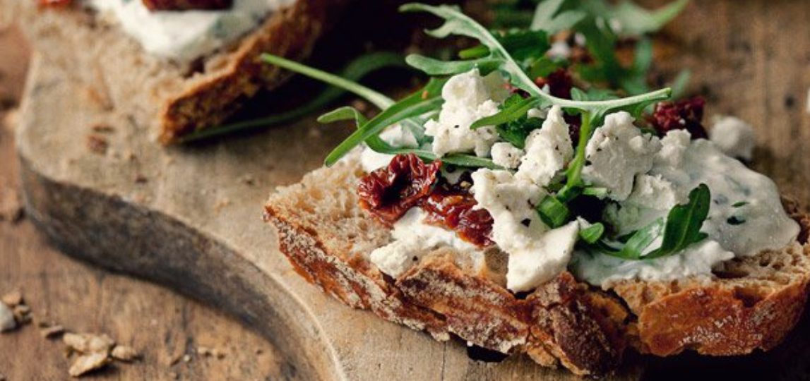Kanapka z tzatziki i fetą