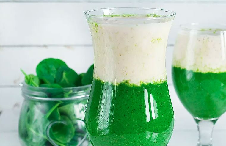 Koktajl ze szpinakiem i bananem 