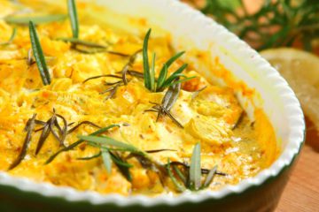 Kurczak w porach i sosie curry 