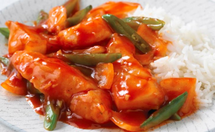 Łosoś z woka w sosie słodko-kwaśnym 