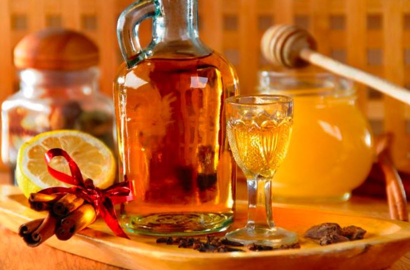 Nalewka z miodu spadziowego