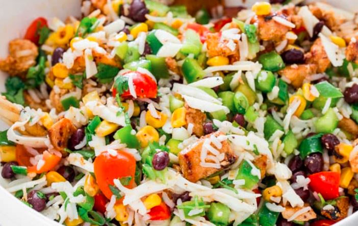 Pikantna sałatka meksykańska z ryżem 