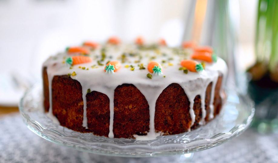 Roślinny tort marchewkowy 