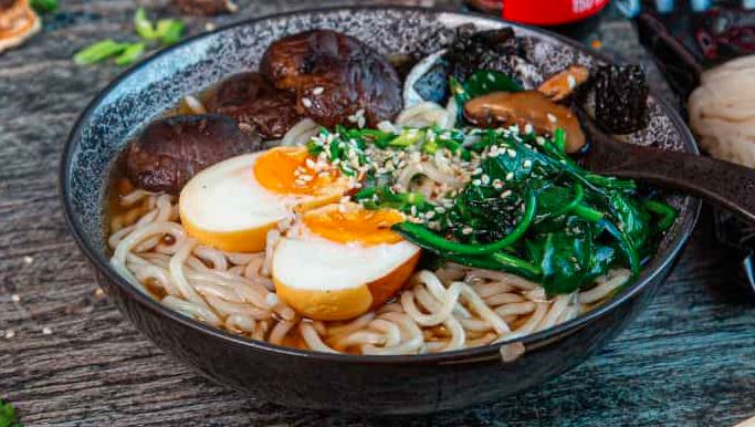 Wege Ramen z grzybami Shiitake 