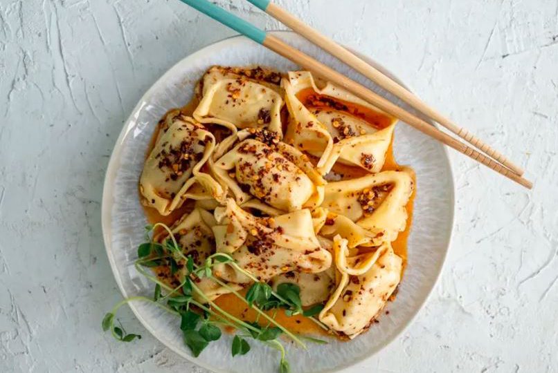 Wontony z kurczakiem i aromatyzowanym olejem