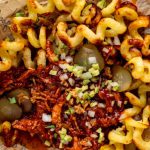 frytki z szarpaną wieprzowiną