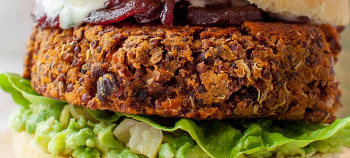 Burgery z batatów, fasoli i quinoa