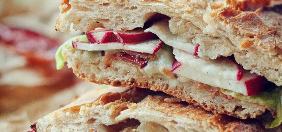 Kanapki z rzodkiewką i boczkiem