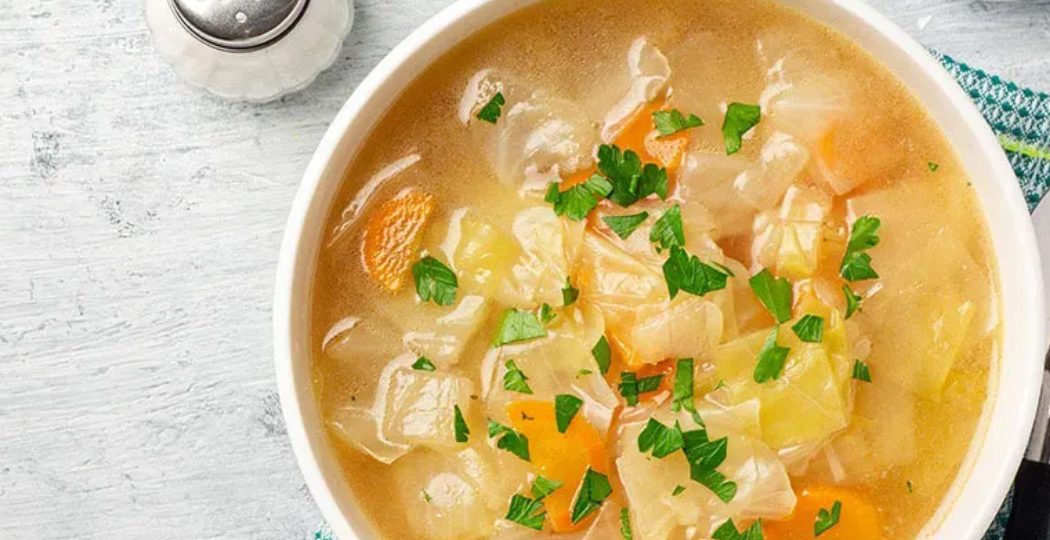 Kapuśniak z młodej kapusty