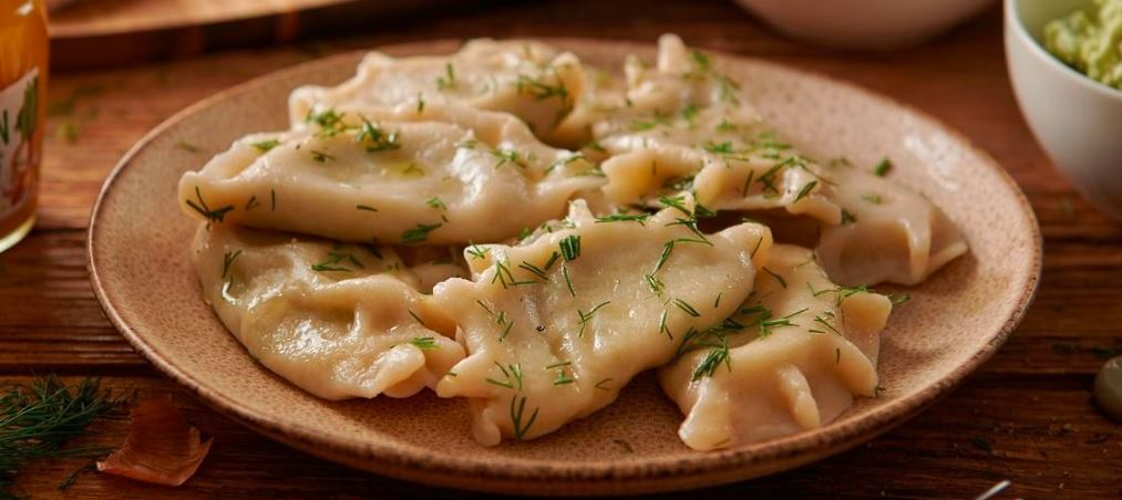 Pierogi z bobem i koperkiem 