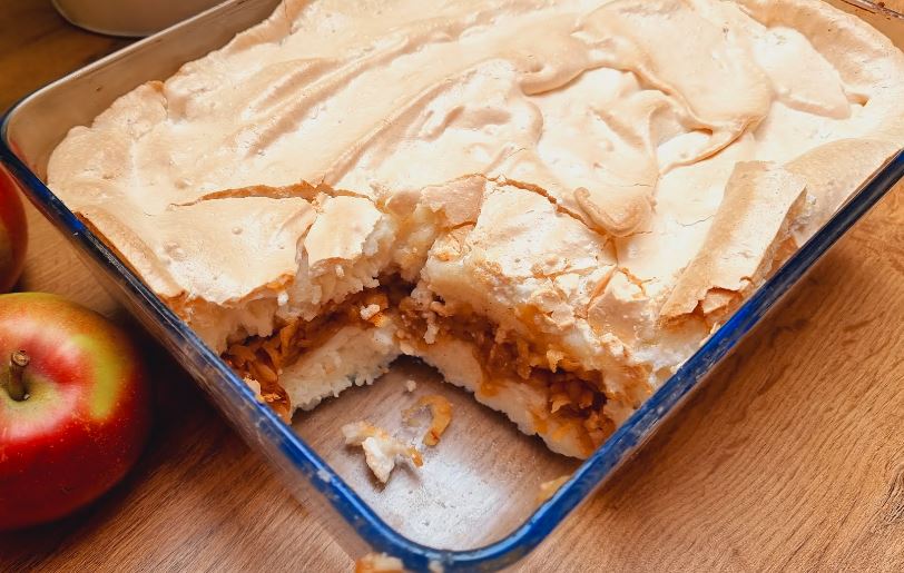 Ryż zapiekany z jabłkami i pianą